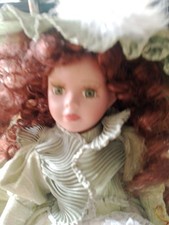 Bambola In Porcellana Con