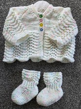 Cardigan e stivaletti bambino