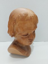 Testa in legno, scultura a mezzo busto.  L'oggetto è firmato.- Bellissima Scul
