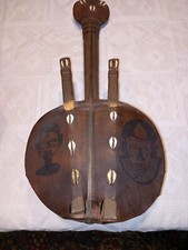 2 strumenti musicali a corda