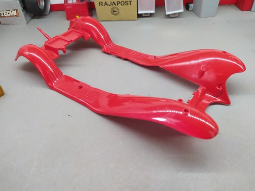 Ailes rouge alfa romeo - 1/18,