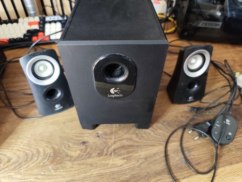 Logitech speaker system z313 - logitech,