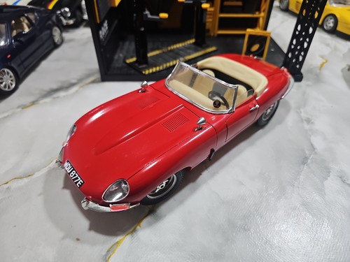 Burago jaguar type 1961 - jaguar,
