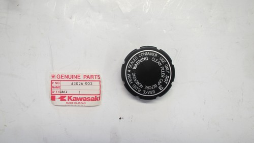 Coperchio serbatoio liquido