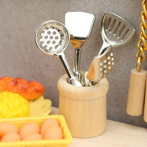 Pezzi utensili da cucina - di,