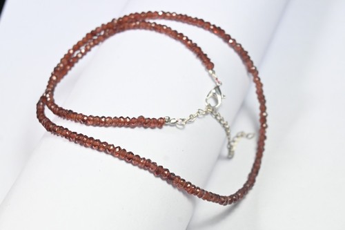 Collana girocollo con perline
