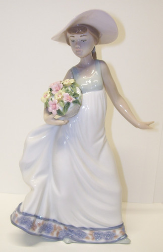 Lladro carefree 5790 retired - #5790,