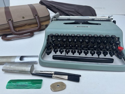 Olivetti lettera typewriter - 22,