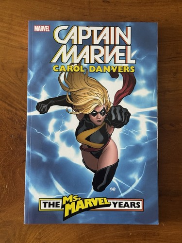 Captain marvel carol danvers - marvel:,