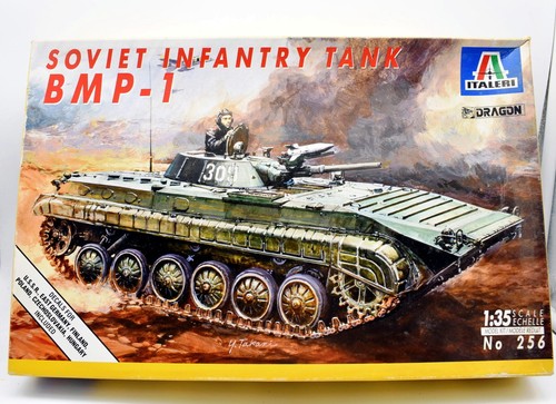 Modellino model kit montaggio