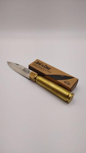 Coltello pieghevole fatto - , a