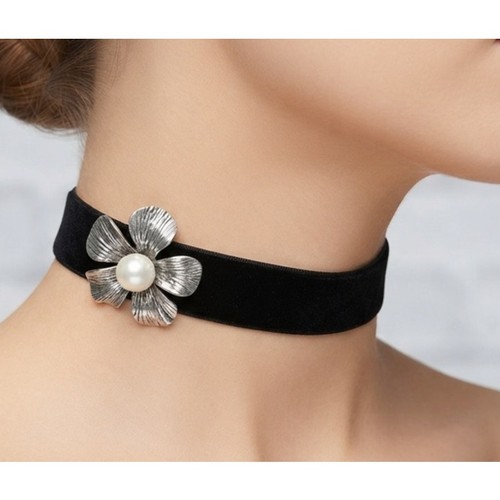 Collana girocollo fatta - a, mano