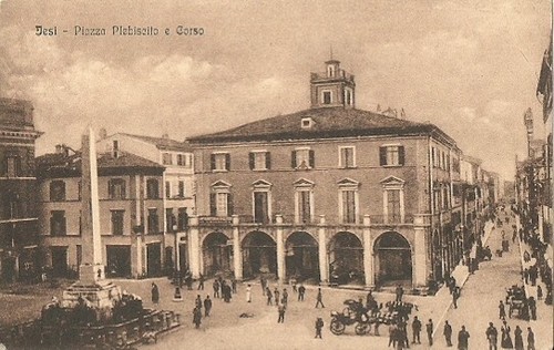 Jesi piazza plebiscito - jesi(ancona)-piazza,