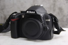 Nikon D3000 10MP APS-C DSLR