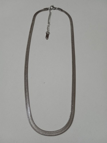 Collana colore argento modello