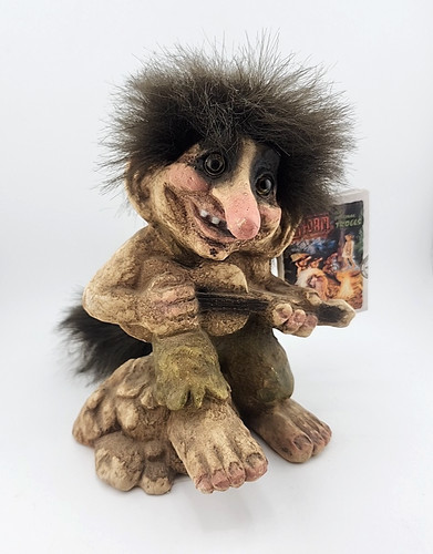 Nyform troll made norway - troll,