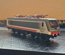 Locomotiva ViTrains E.464.343 livrea intercity giorno 