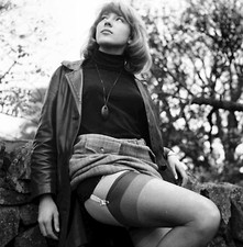 UK Pinup North upskirt anni 60