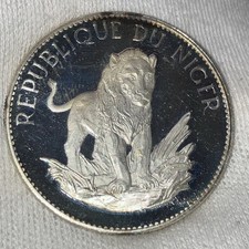 NIGER 1968 10 FRANCHI • LEONE IN PIEDI ARGENTO