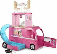 Barbie Pop up Camper, 3 Livelli e 4 Posti Letto, con Scivolo e Tanti Accessori
