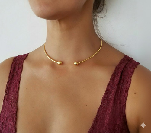 Collana girocollo aperto