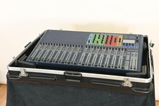 Soundcraft Si Expression 3 Mixer digitale 32 canali con custodia SKB CG01RGT