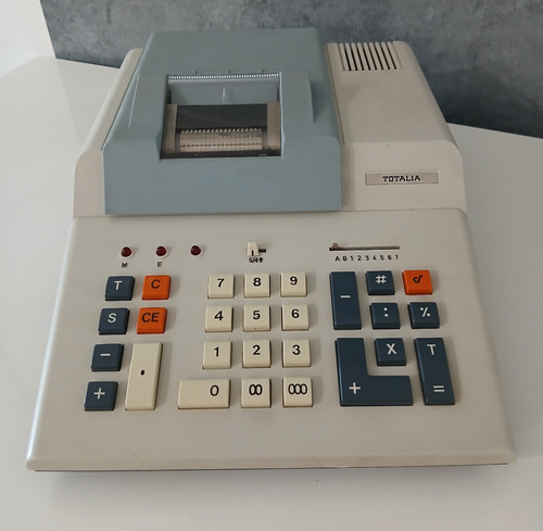 Calcolatrice elettrica con - elettrica,