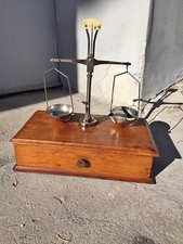 Bilancia piccola con cassetto e pesi anni '50