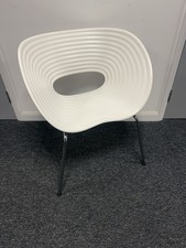 Sedia Vitra Tom Vac di Ron