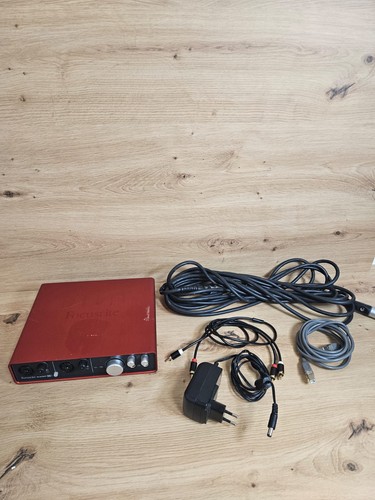 Focusrite scarlett 6i6 - focusrite,