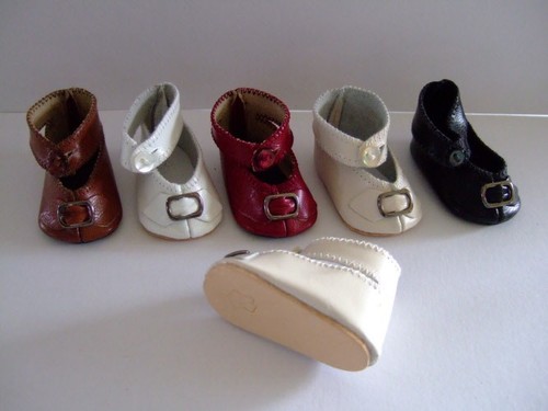 Scarpe bambola antiche - da,