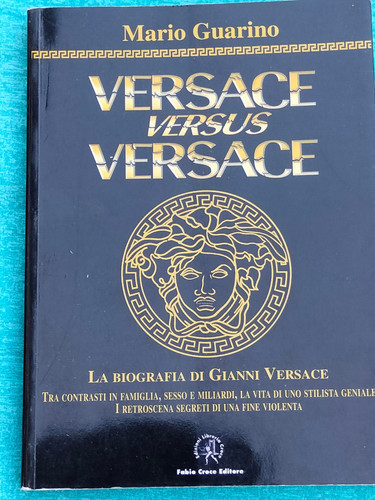 Versace versus mario - "versace, versace"