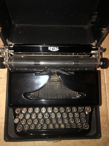 Antica macchina scrivere - da,