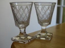2 ANCIENS VERRES CAVE LIQUEUR