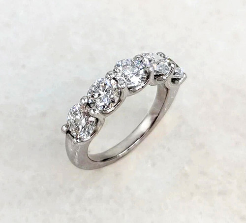 Anello fascia mezza eternità