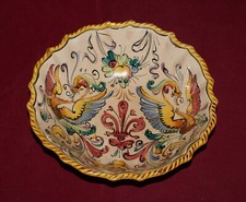 GRANDE CIOTOLA CERAMICA DERUTA CON GIGLIO E DRAGHI DIAM.27cm. META' DEL '900