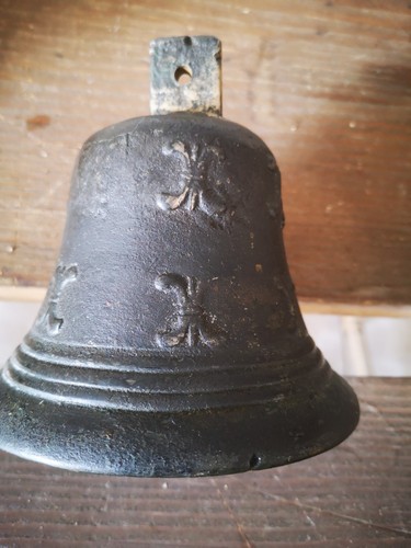 Antica campana bronzo - in,