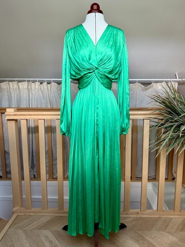 Robe longue drapée satinée