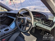 Porsche Taycan cruscotto