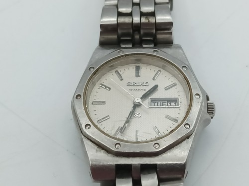 Seiko quartz sports 100 - seiko, day