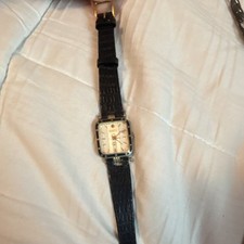 Vintage Gucci Square Analog