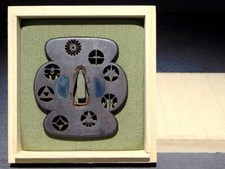 Rara spada tsuba originale design Kamon Crests Sukashi Tsuba Japan Edo antica