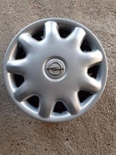 Cerchi in ferro da 15" completi di borchie per Opel