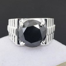 Anello pesante con diamanti
