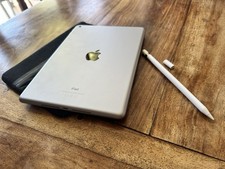 Apple iPad Sesta Generazione 32GB, WiFi 9,7" - Grigio Siderale + Case+Pencil 1