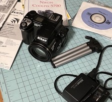 NIKON COOLPIX 5700 Camera