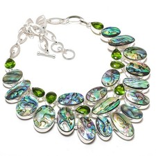 Collana con pietre preziose