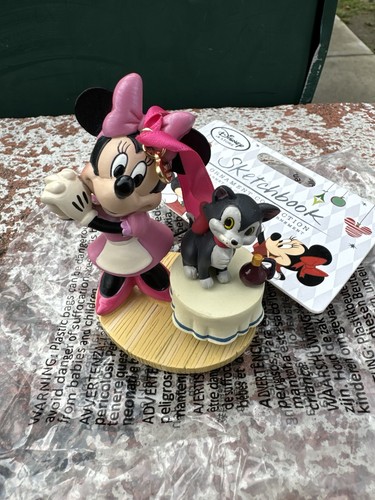 Disney store minnie mouse - minnie, e
