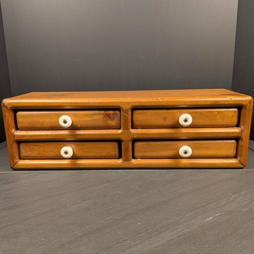 Scaffale muro vintage in - vintage,