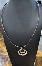 Fossil pendent necklace gold